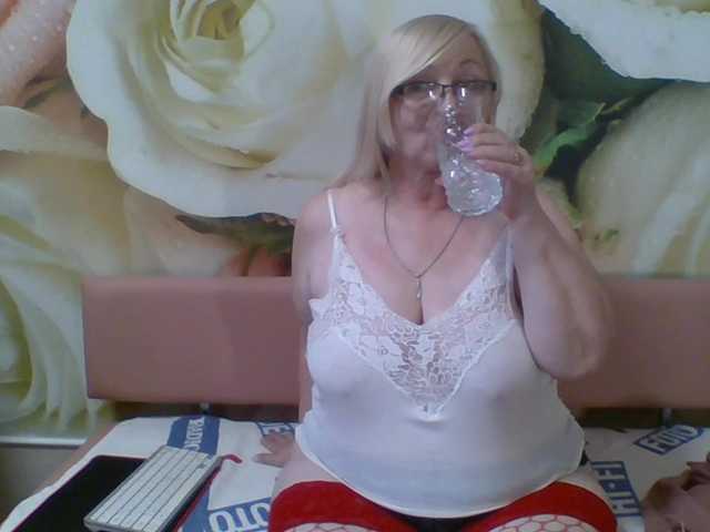 yakameliya live cam on BongaCams