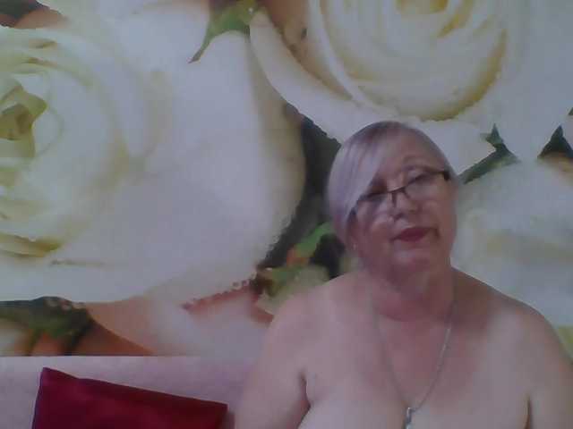yakameliya live cam on BongaCams