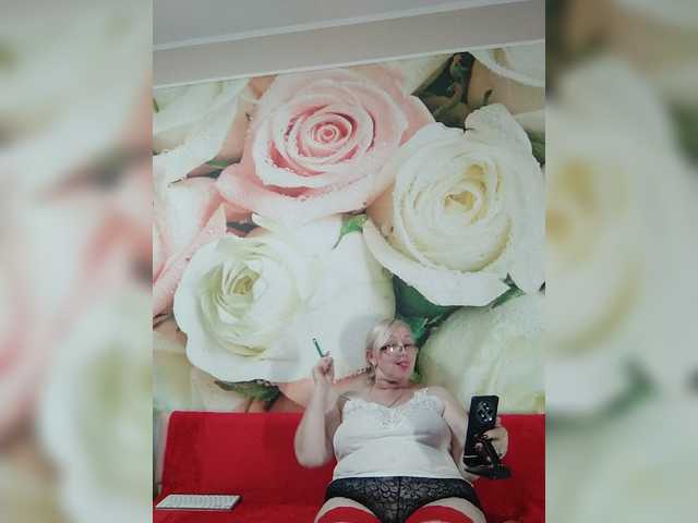 yakameliya live cam on BongaCams