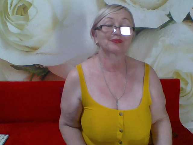 yakameliya live cam on BongaCams