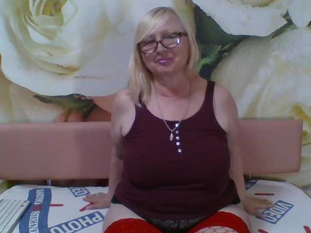yakameliya live cam on BongaCams