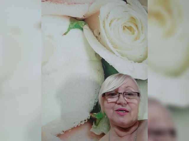 yakameliya live cam on BongaCams
