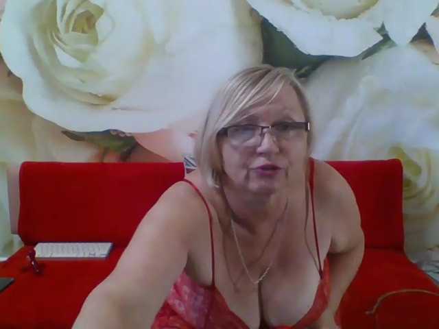 yakameliya live cam on BongaCams