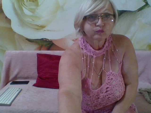 yakameliya live cam on BongaCams