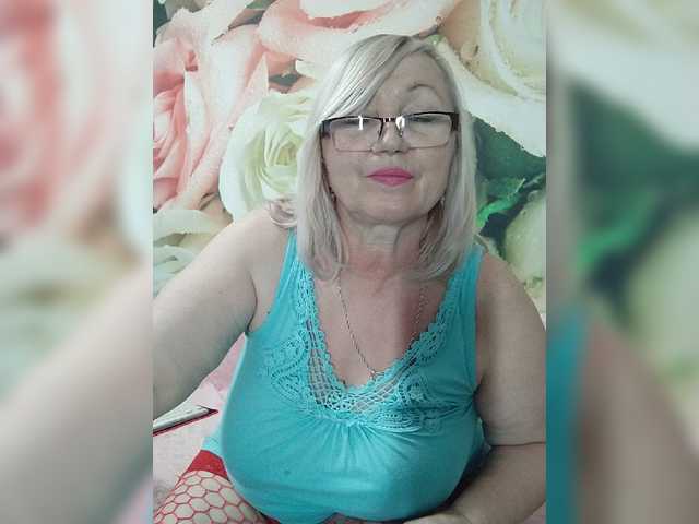 yakameliya live cam on BongaCams