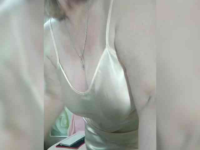 yakameliya Sex Cam Show