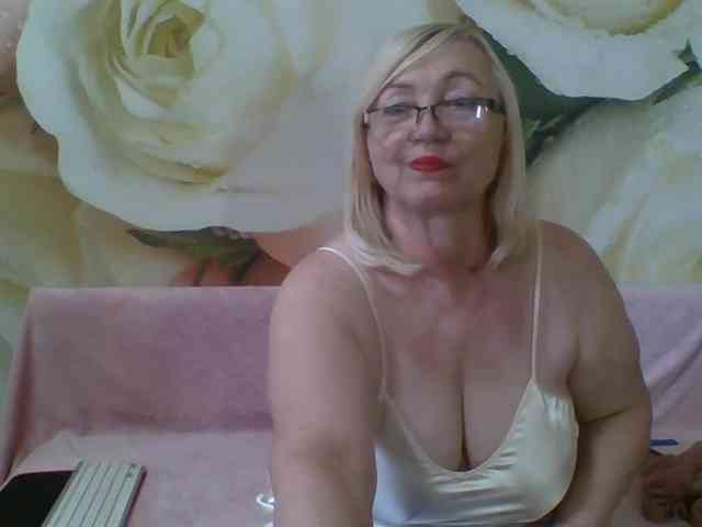 yakameliya Sex Cam Show
