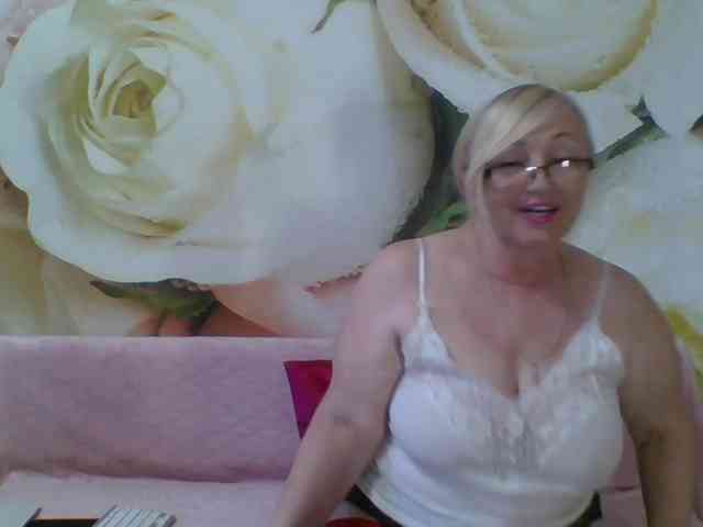 yakameliya Sex Cam Show