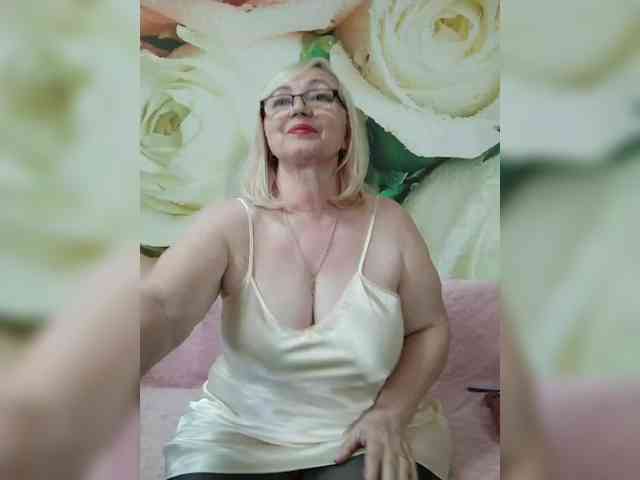 yakameliya Sex Cam Show