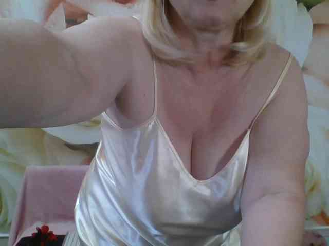 yakameliya Sex Cam Show