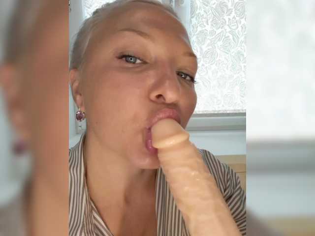 Anesteishen live webcam show