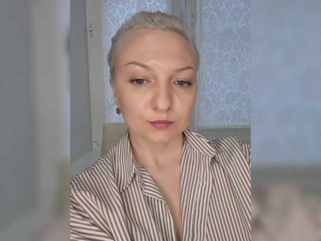 Anesteishen's BongaCams show and profile