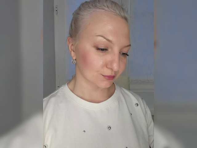 Anesteishen's BongaCams show and profile