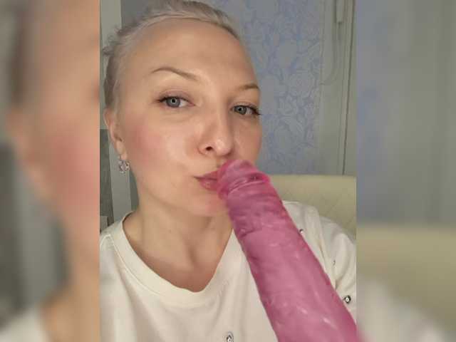 Anesteishen's BongaCams show and profile