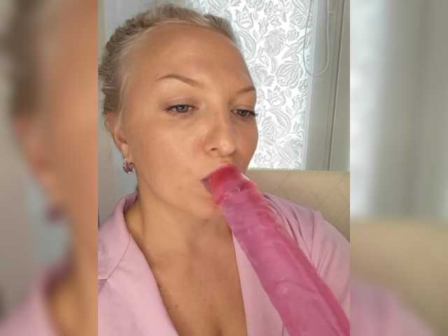 Anesteishen live webcam show