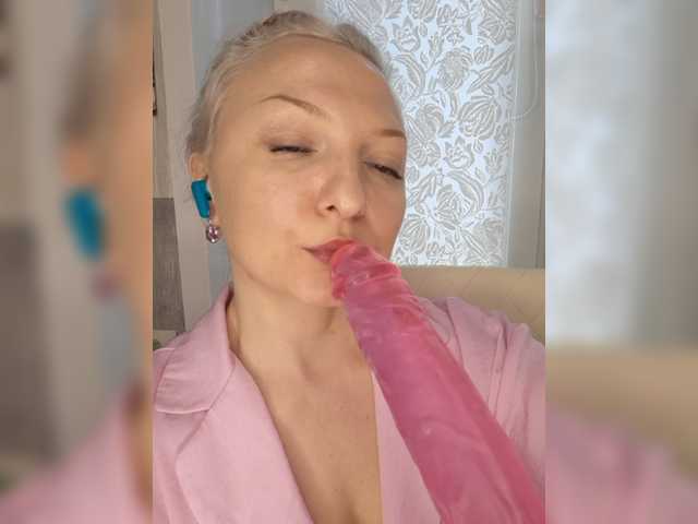 Anesteishen live cam on BongaCams