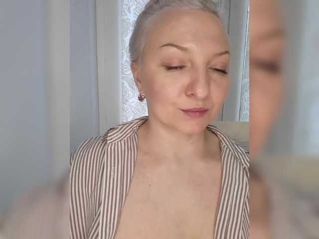 Anesteishen's BongaCams show and profile