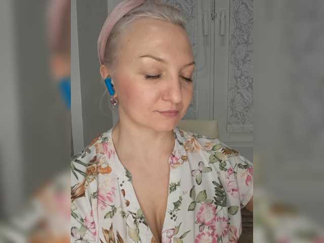 Anesteishen's BongaCams show and profile