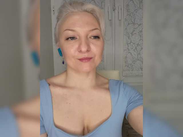 Anesteishen's BongaCams show and profile