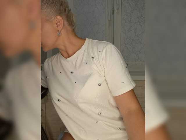 Anesteishen live webcam show