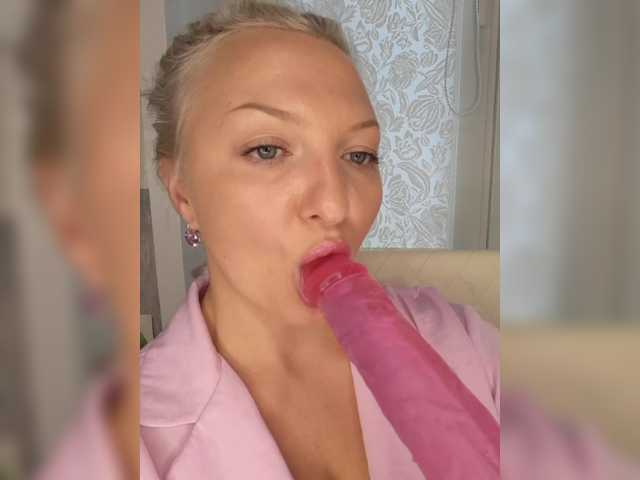 Anesteishen live webcam show