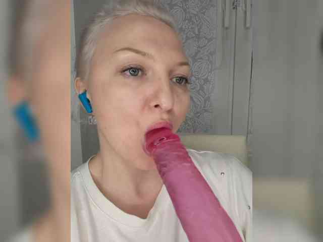 Anesteishen Live Webcam on BongaCams