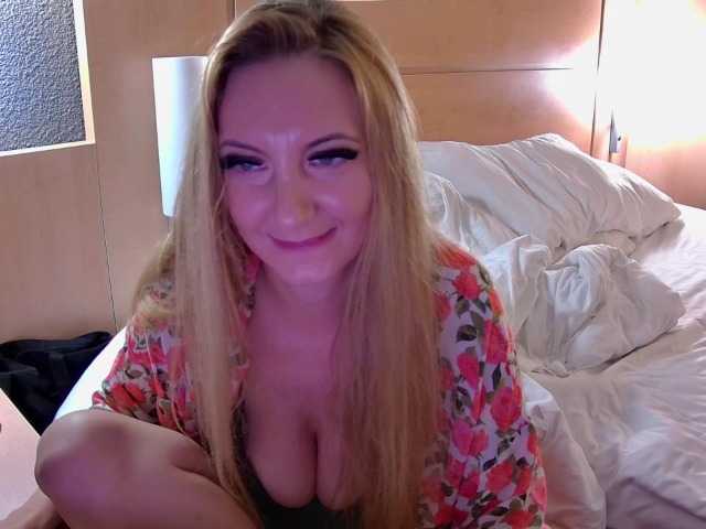ChristinaHotX live cam on BongaCams