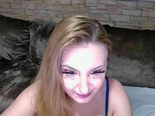 ChristinaHotX webcam