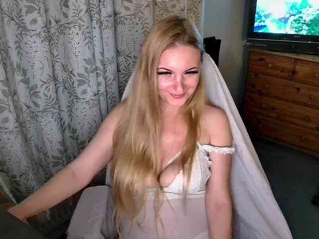 ChristinaHotX webcam