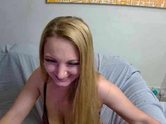 ChristinaHotX webcam