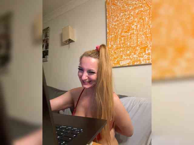 ChristinaHotX webcam