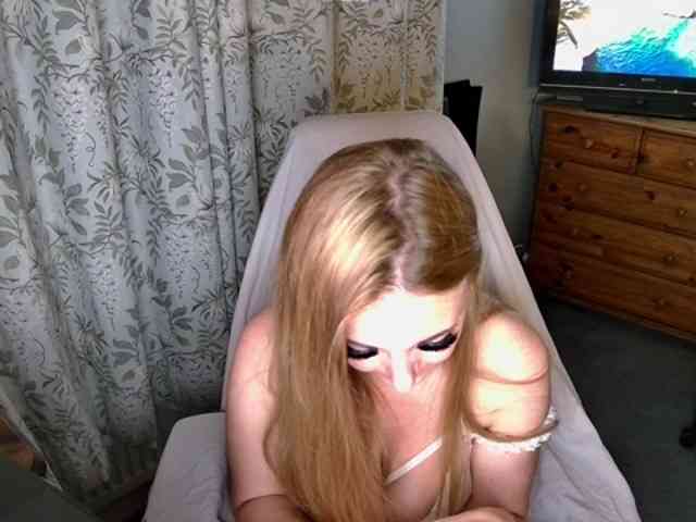 ChristinaHotX webcam