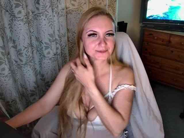 ChristinaHotX webcam