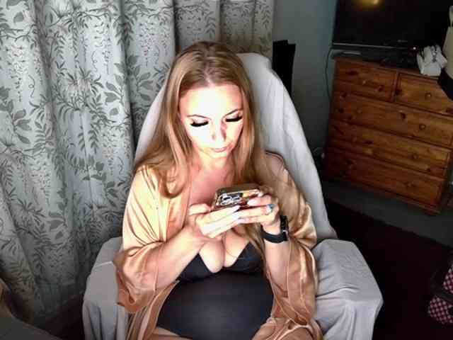 ChristinaHotX webcam