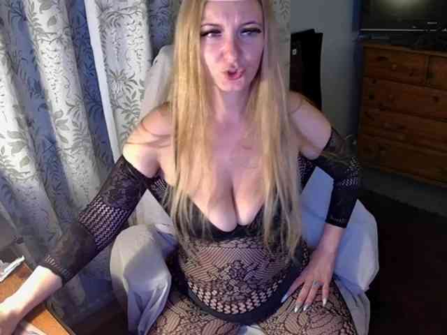 ChristinaHotX webcam