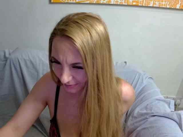 ChristinaHotX webcam