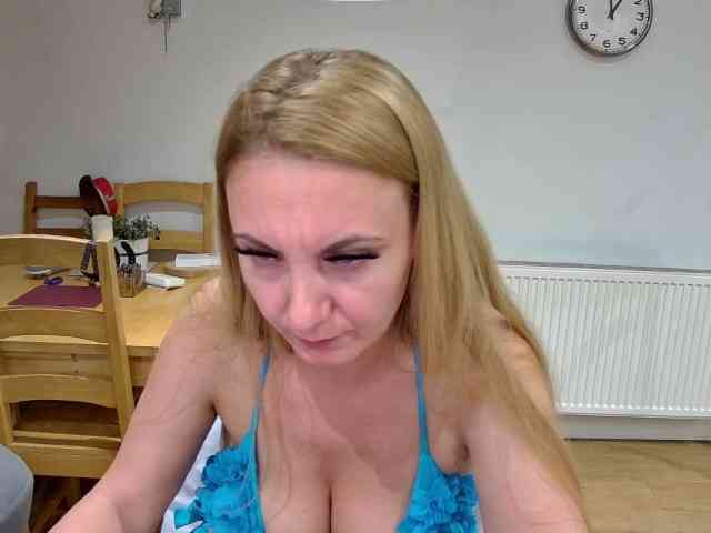 ChristinaHotX Live Webcam on BongaCams