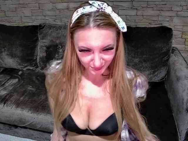 ChristinaHotX webcam