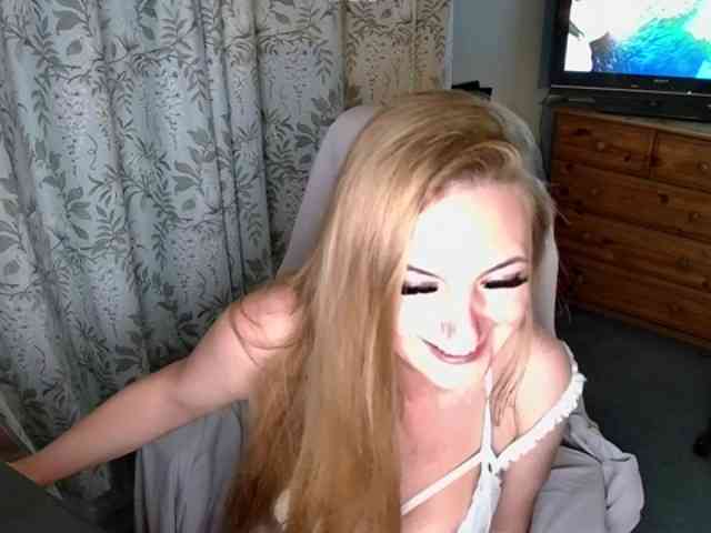 ChristinaHotX webcam