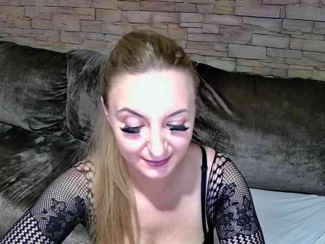 ChristinaHotX webcam