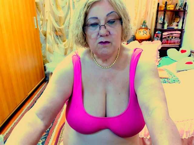 kony55c1a64fe live cam on BongaCams