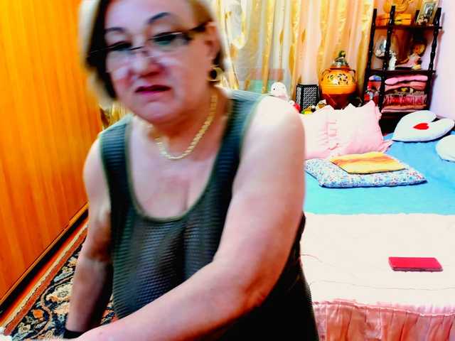 kony55c1a64fe live cam on BongaCams