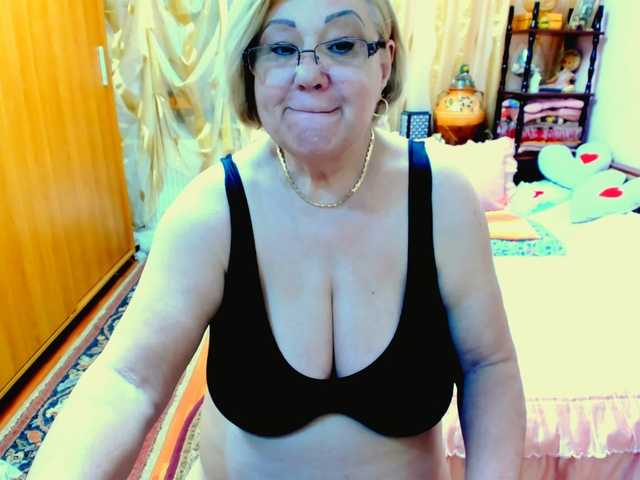 kony55c1a64fe live cam on BongaCams