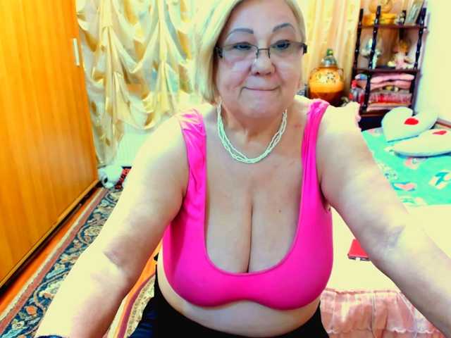 kony55c1a64fe live cam on BongaCams