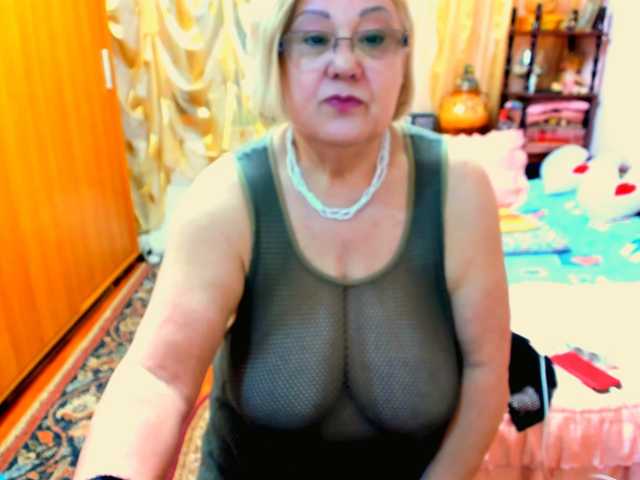kony55c1a64fe live cam on BongaCams