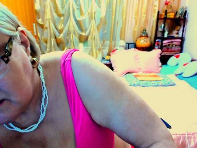 kony55c1a64fe live cam on BongaCams
