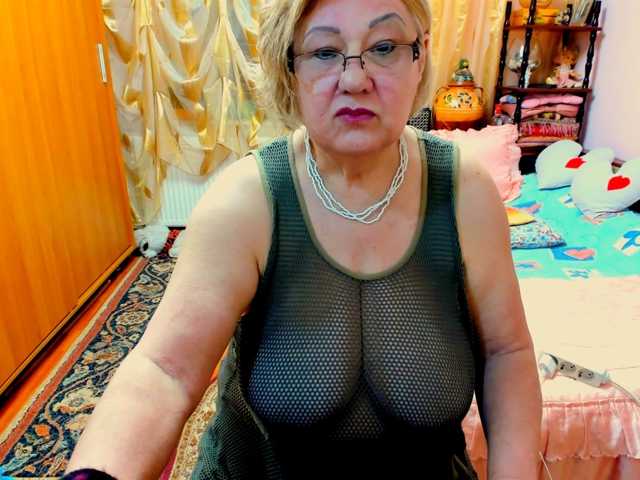kony55c1a64fe live cam on BongaCams