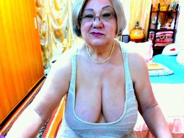 kony55c1a64fe live cam on BongaCams