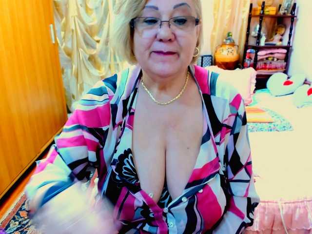 kony55c1a64fe live cam on BongaCams