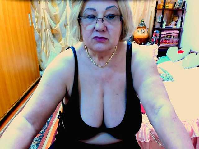 kony55c1a64fe live cam on BongaCams